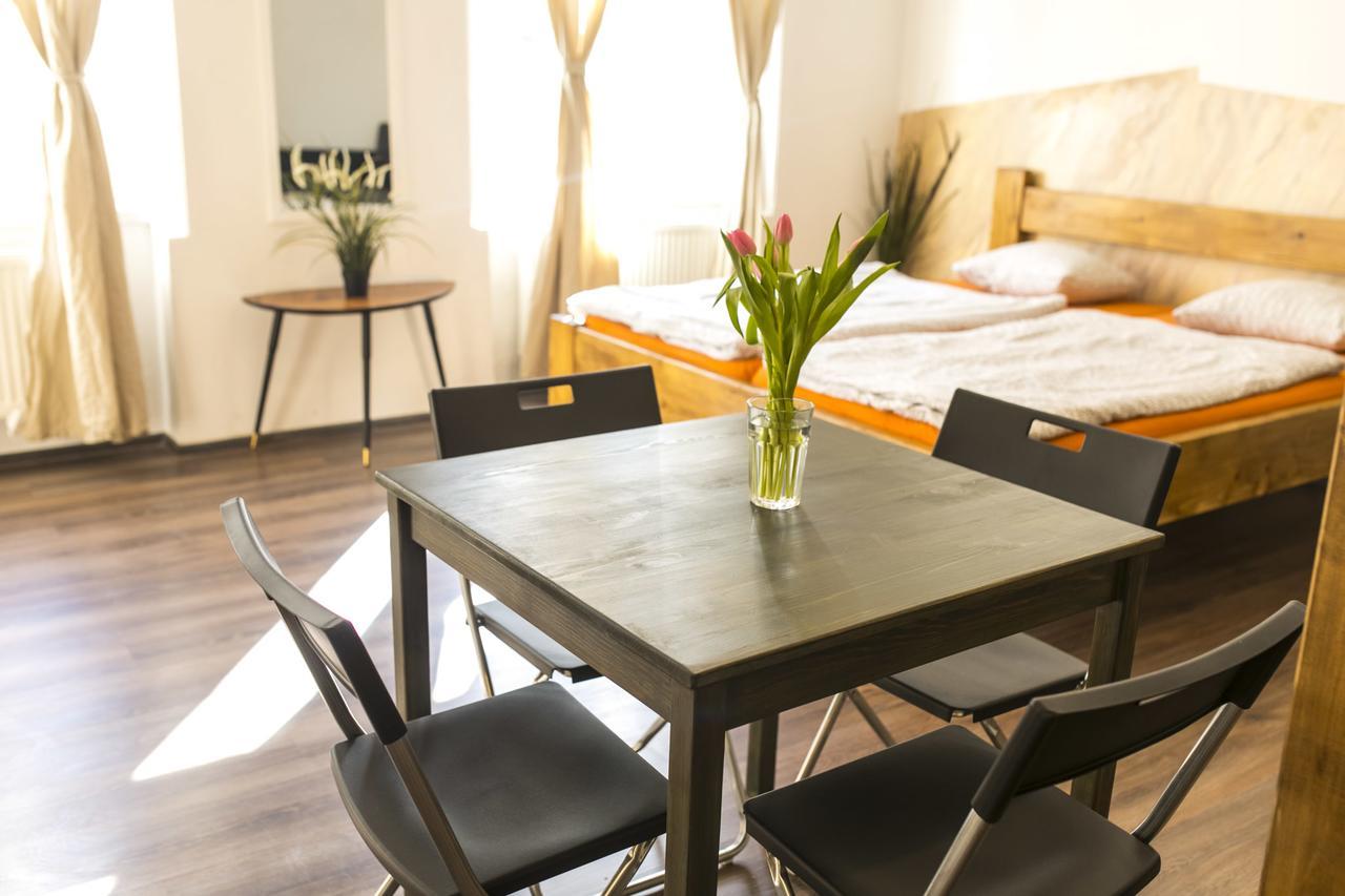 פראג Freedom Rooms & Apartments מראה חיצוני תמונה